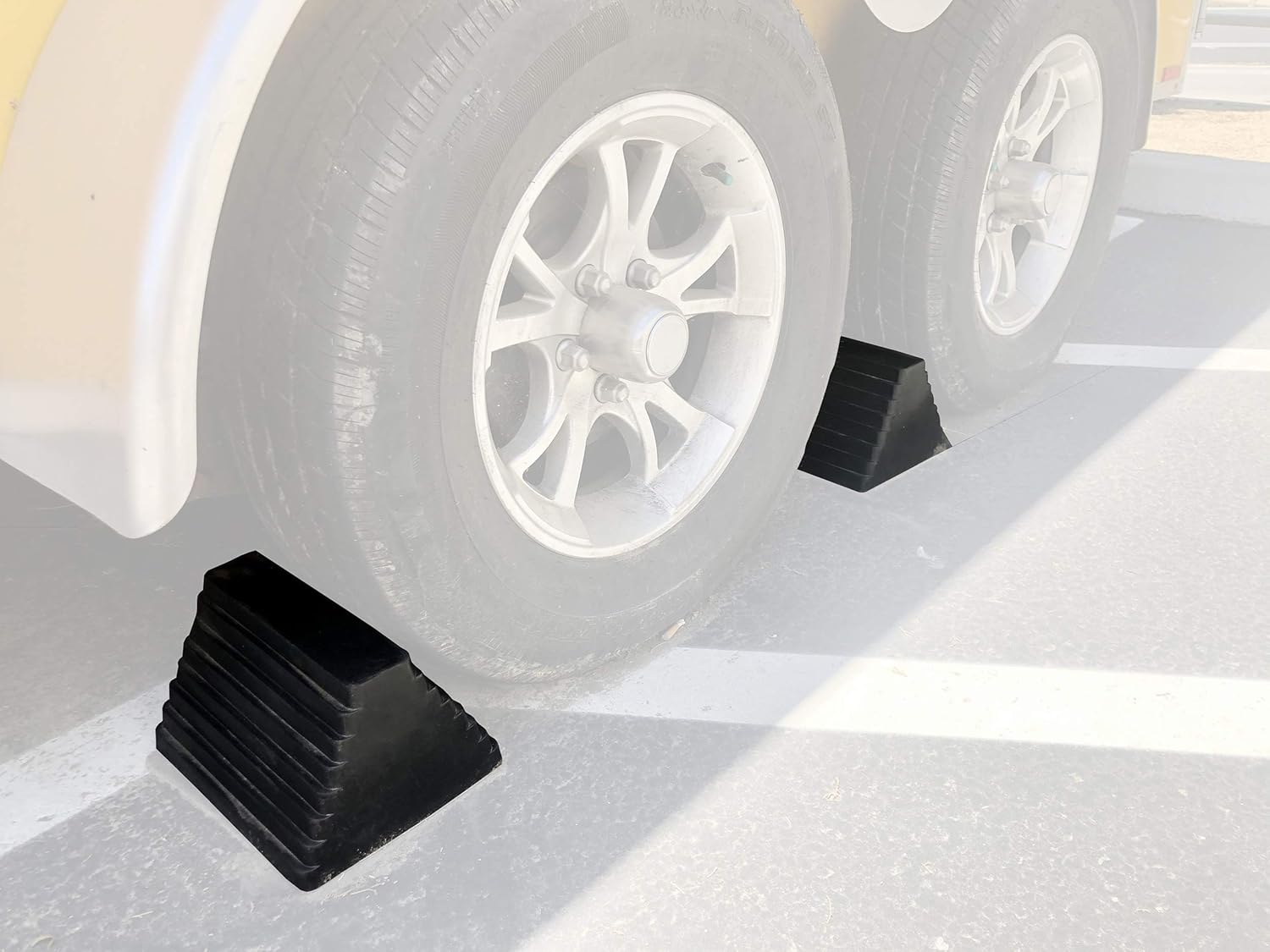 MaxxHaul 80681 10" x 8" x 6" Solid Rubber Heavy Duty Wheel Chock with Eyebolt, 2 Pack: Automotive