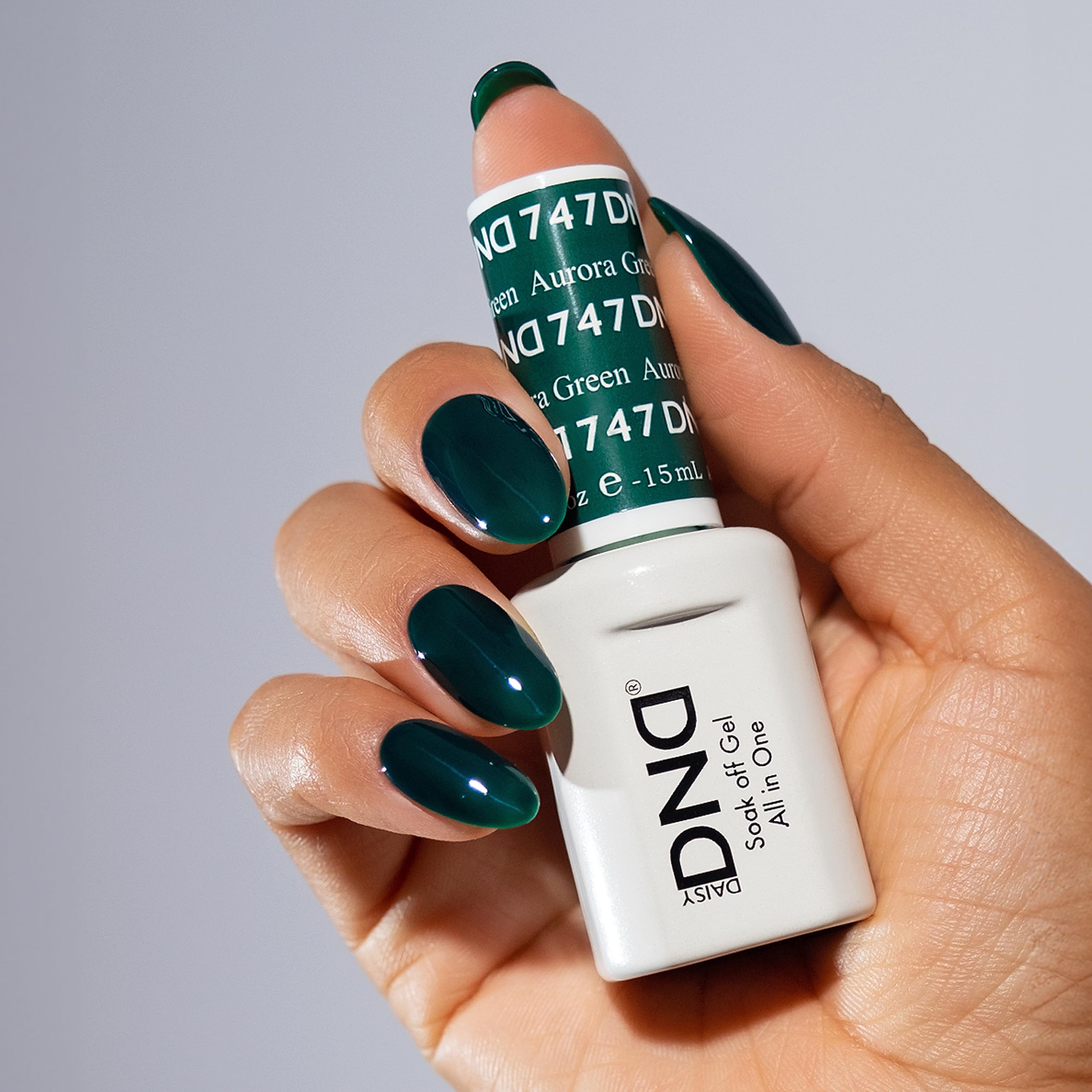 DND Gel Polish Set - 1 each of Gel Polish and Nail Polish, 747 Auora Green, 0.5 Fl Oz - Image 2