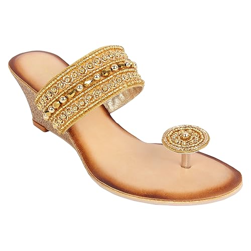 Women's Beaded Toe Knob Wedges