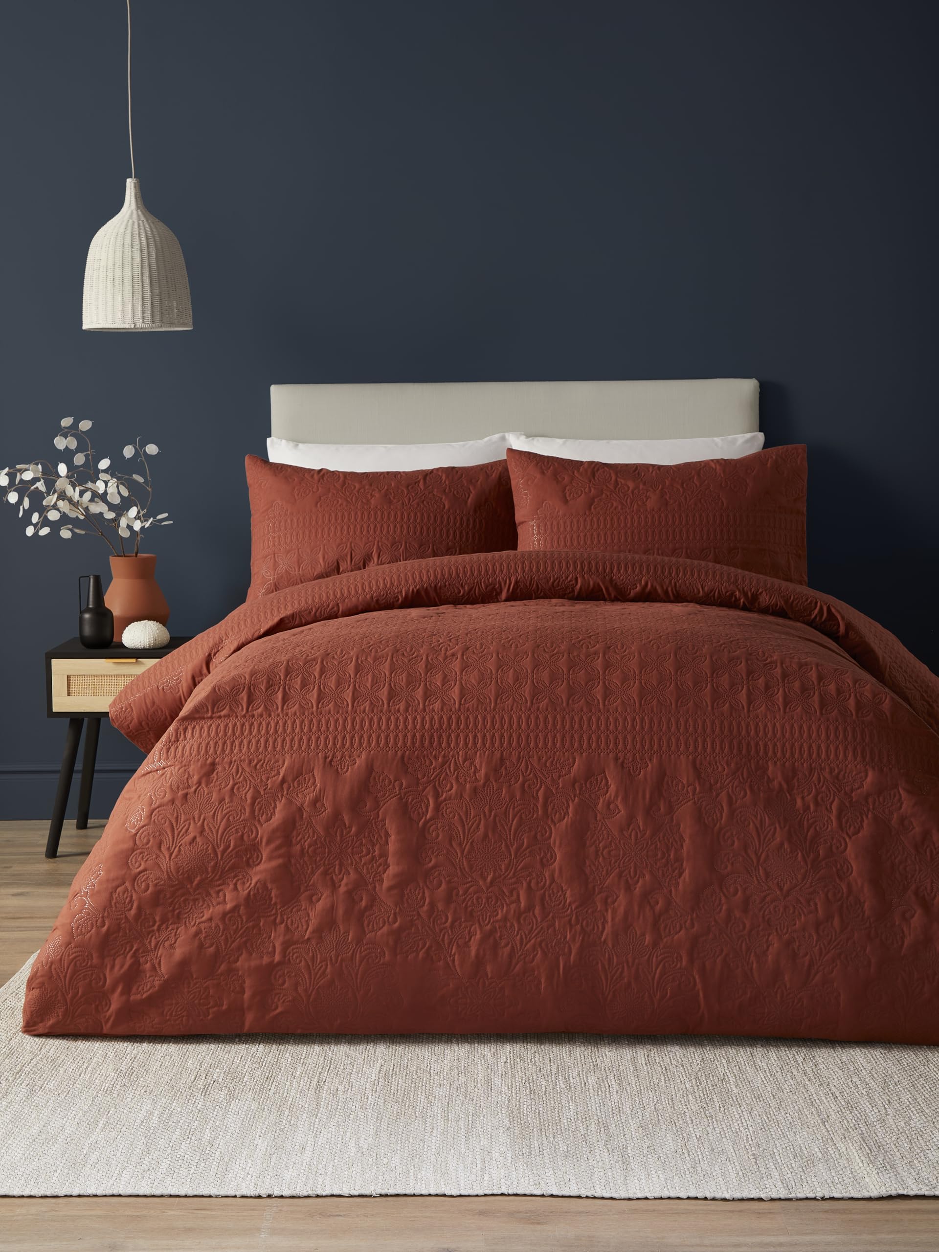 Serene Avery Stripe Super King Duvet Cover – Terracotta Embossed Pinsonic Design, 260x220cm – Luxury Traditional Bedding – Soft, Elegant Bedroom Decor