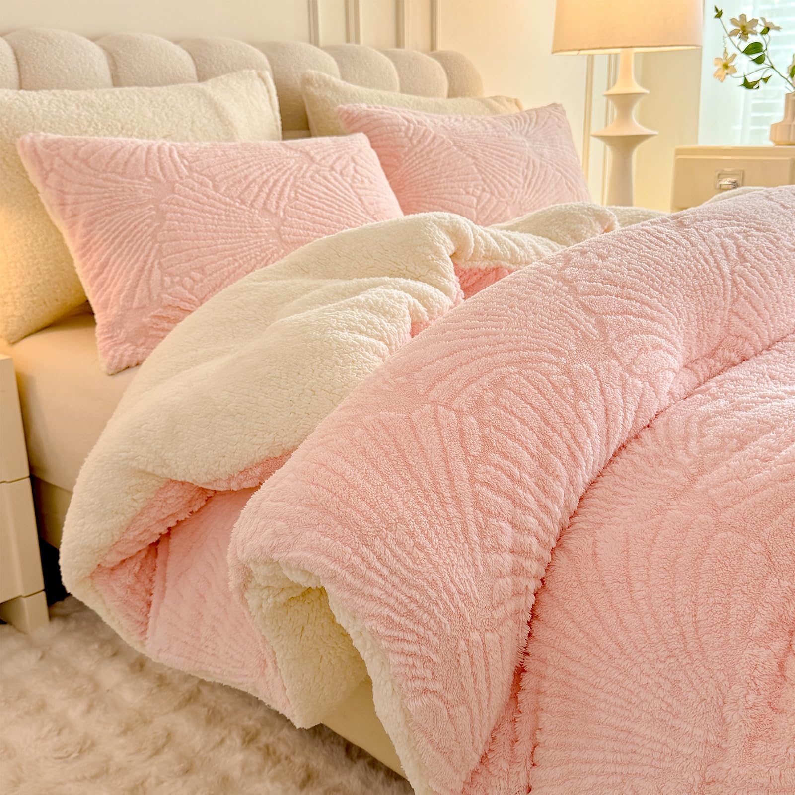 Photo 1 of tohrisa Seashell Jacquard Sherpa Comforter Set Warm Cozy Premium Bedding 3 Pieces, King Size Geometric Pattern Quilt Comforter with 2 Pillowcases(104"X90" Light Pink)