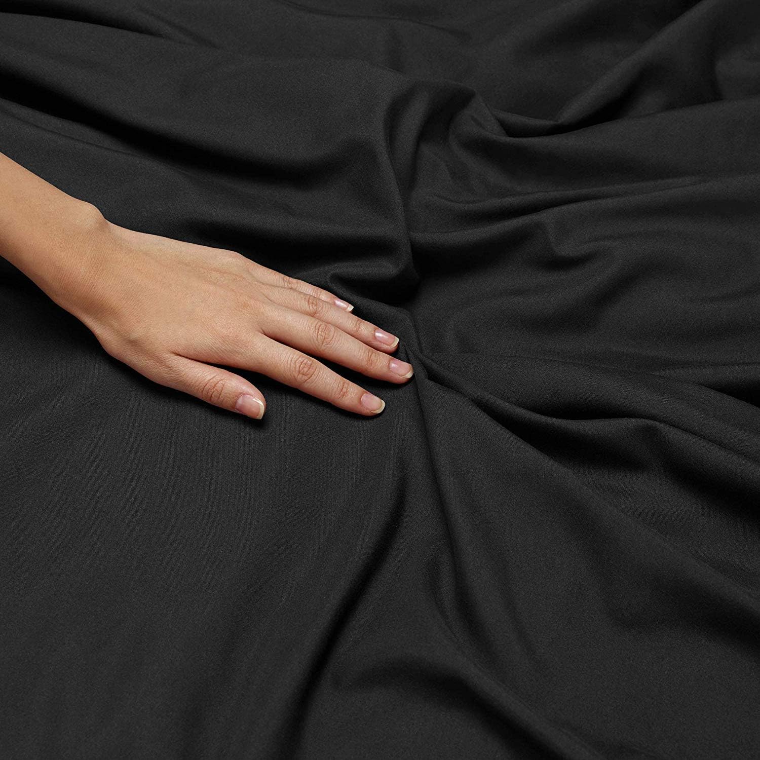 AMEHA King Size Duvet Cover Sets Plain Dyed Quilt Bedding with Pillowcases Soft Breathable Microfibre Bed Set Black - Image 4