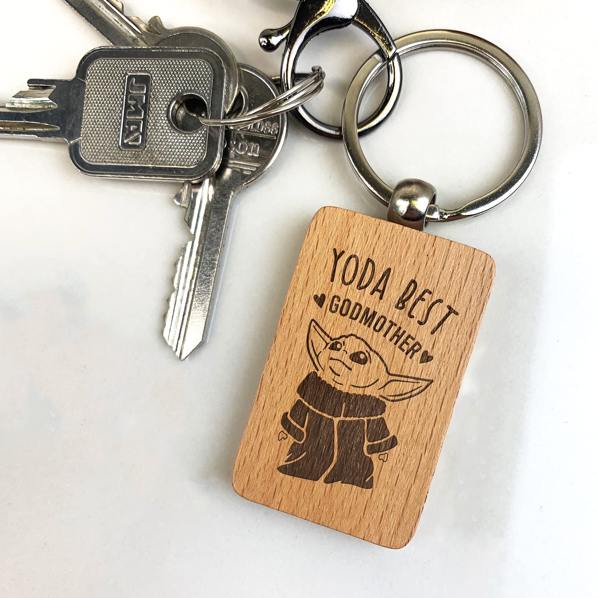 eBuyGB Personalised Wooden Rectangle Keyring, Star Wars Themed Engraved Baby Yoda Keychain, Funny Gifts for Godparents (Yoda Best Godmother)