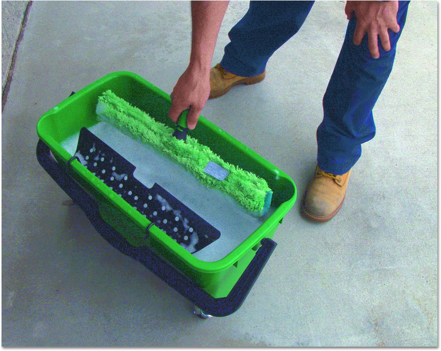 Unger QB220 large buckets (28 litre), Verdure, 54cm x 26.5cm - Image 3