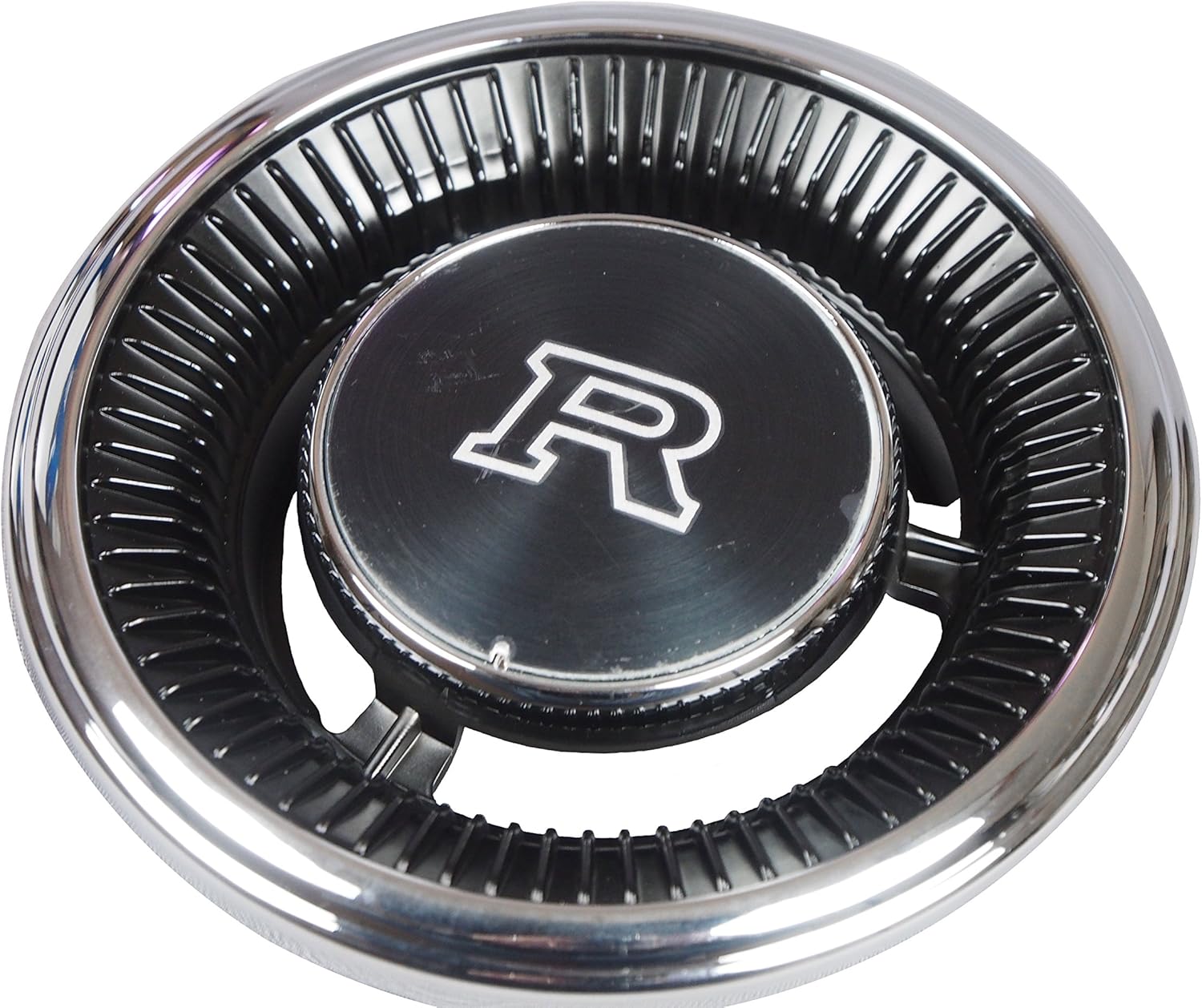 Amazon 四半期エンブレム日産スカイラインgc110 R マーク エンブレム 車 バイク