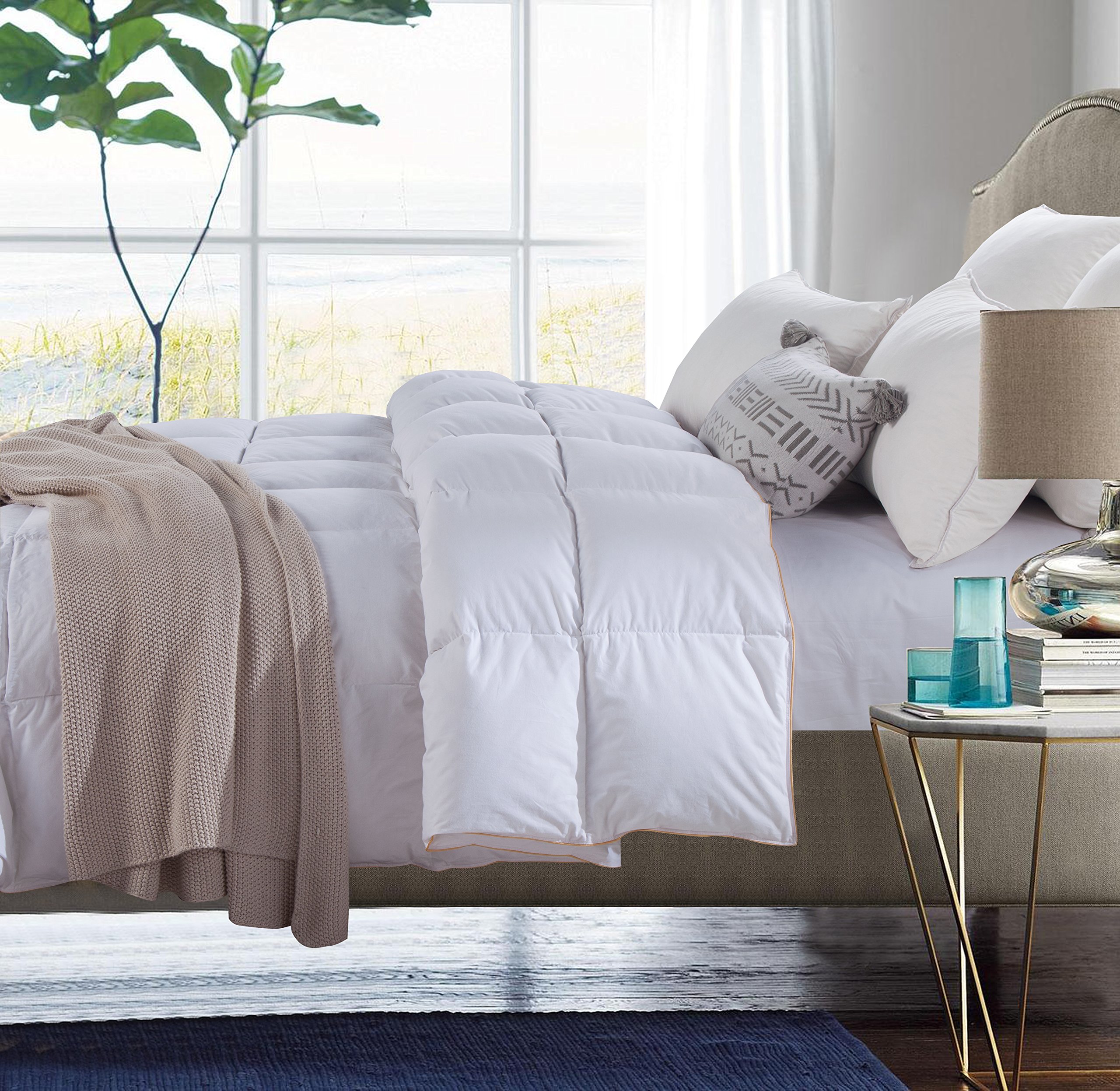 ROSECOSE Luxurious Lightweight Goose Down Comforter Queen Size Duvet