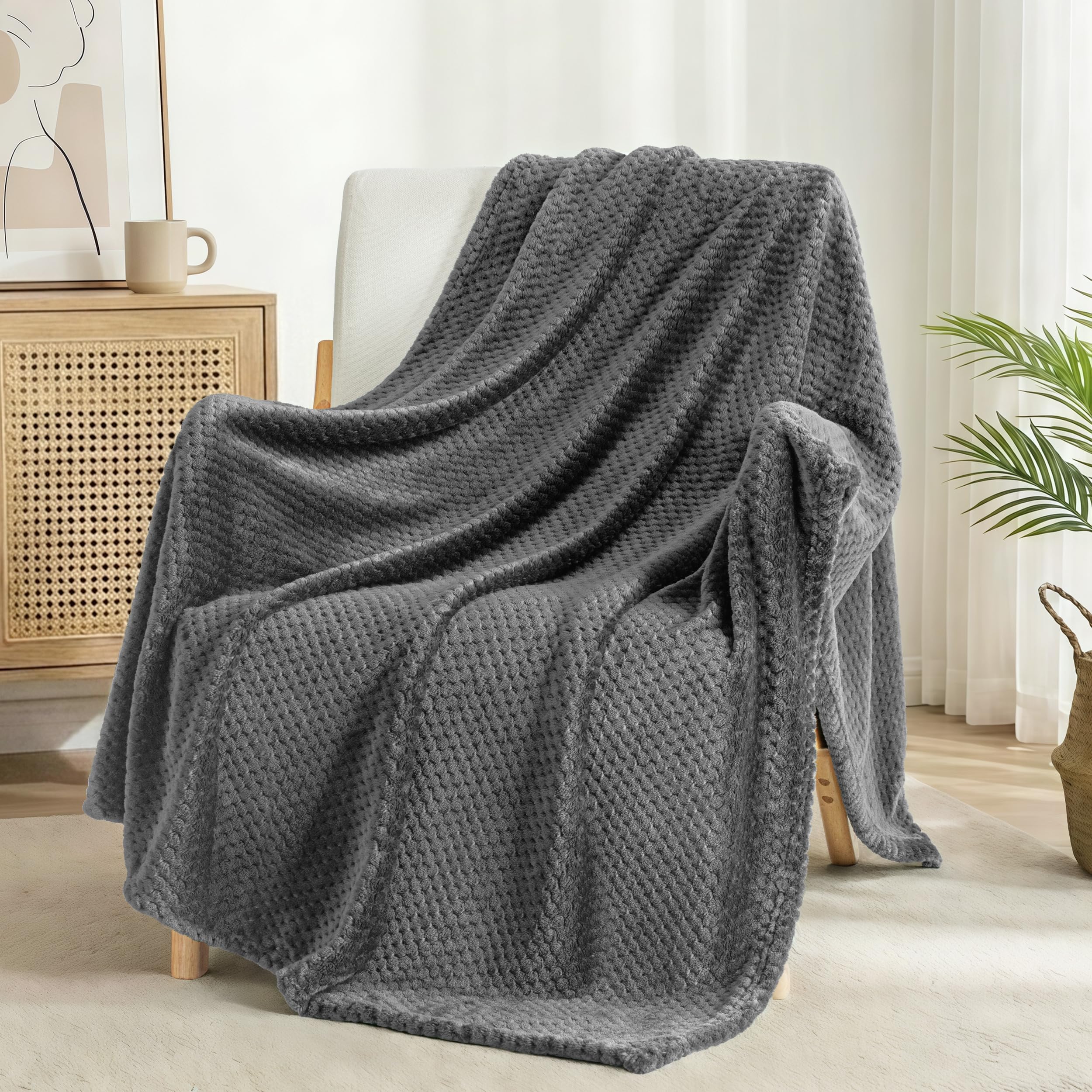 Exclusivo Mezcla Fleece Throw Blanket Extra Large, Super Soft and Warm Blankets for Couch, Sofa and Bed Waffle Textured, Cozy, Fuzzy and Lightweight, Dark Grey, 127x178 CM