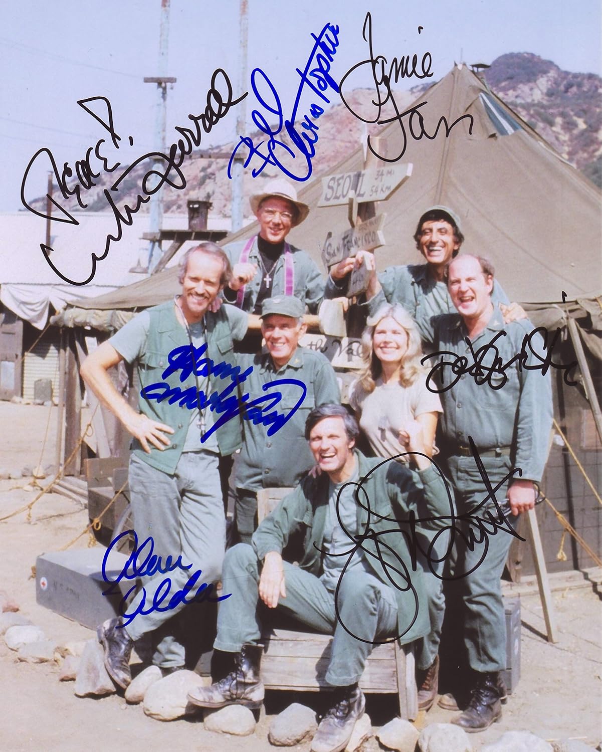 Photographs - Mash Autograph Signed 8 x 10 Photo