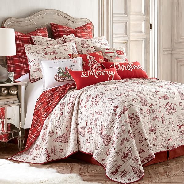 LEVTEX HOME – YULETIDE QUILT SET – KING/CAL KING QUILT (106X92IN.) + TWO KING PILLOW SHAMS (36X20IN.) – CHRISTMAS HOLIDAY SCRIPT – RED AND CREAM – REVERSIBLE – COTTON