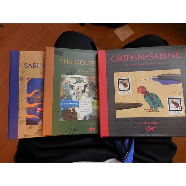 Griffin & Sabine Trilogy：Box Set (英語版) Amazon.com: The Griffin & Sabine Trilogy Boxed Set: Griffin
