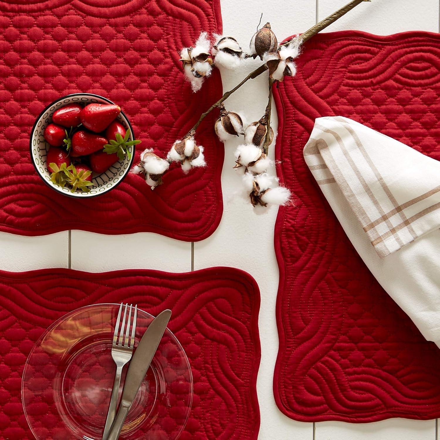 DII Quilted Farmhouse Collection Tabletop, Placemat Set, Cranberry 6 Piece: Home & Kitchen