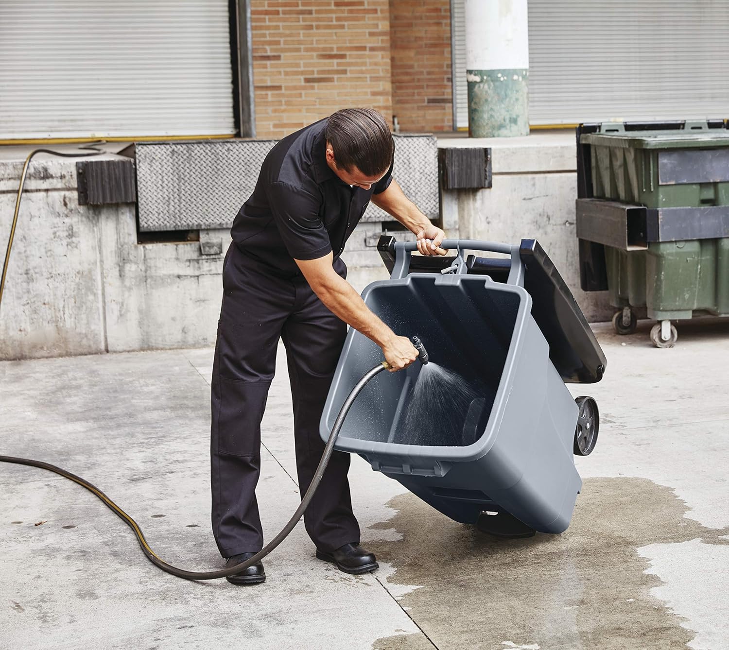 Rubbermaid Commercial Products FG9W2700GRAY Brute Rollout Heavy-Duty Wheeled Trash/Garbage Can, 50-Gallon, Gray: Waste Bins: Industrial & Scientific