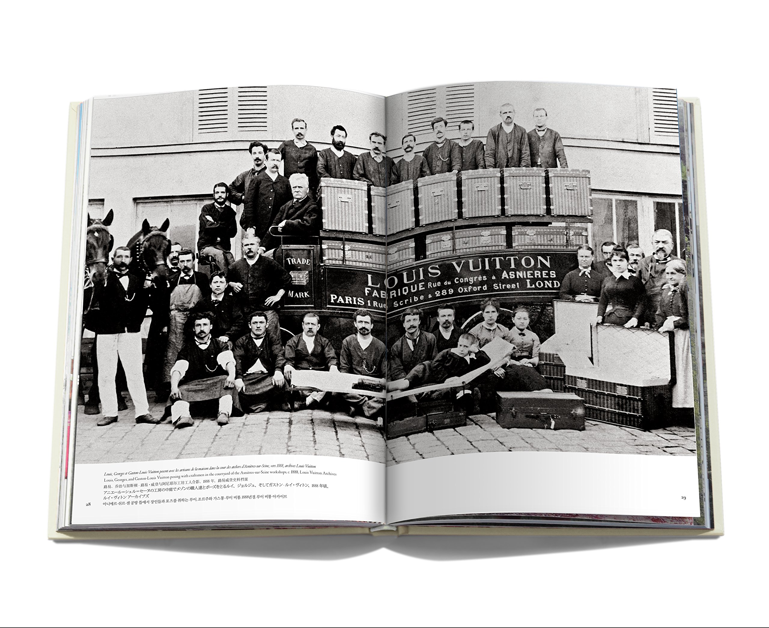 Amazon - Volez Voguez Voyagez (Icons): Vuitton Malletier, Louis:  0882664353421: Books