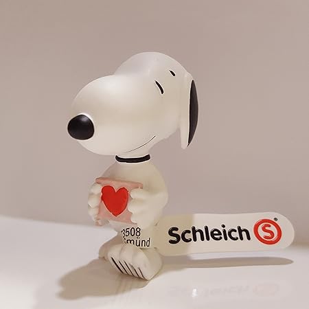 Amazon スヌーピーは ハートのミニチュアの置物を保持 おもちゃ おもちゃ