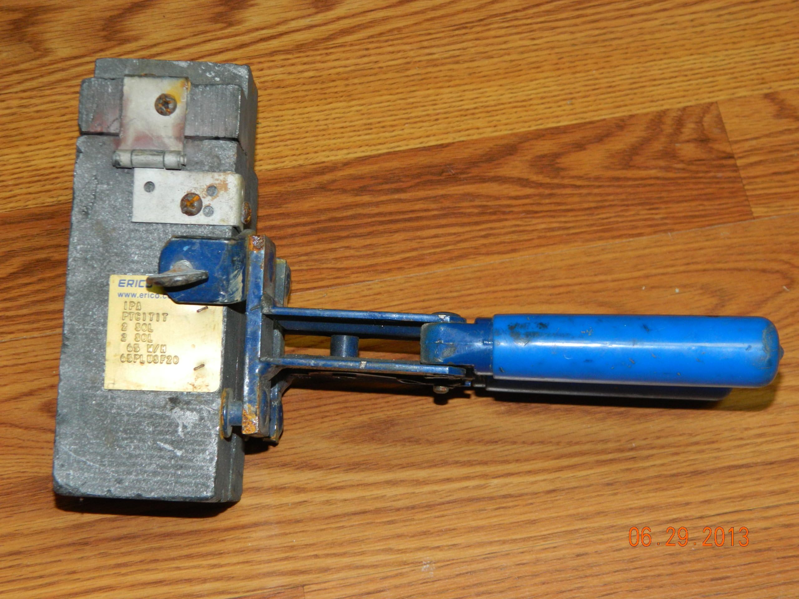 Erico PTC1T1T Cable To Cable Parallel Horizontal PT Mold Connector