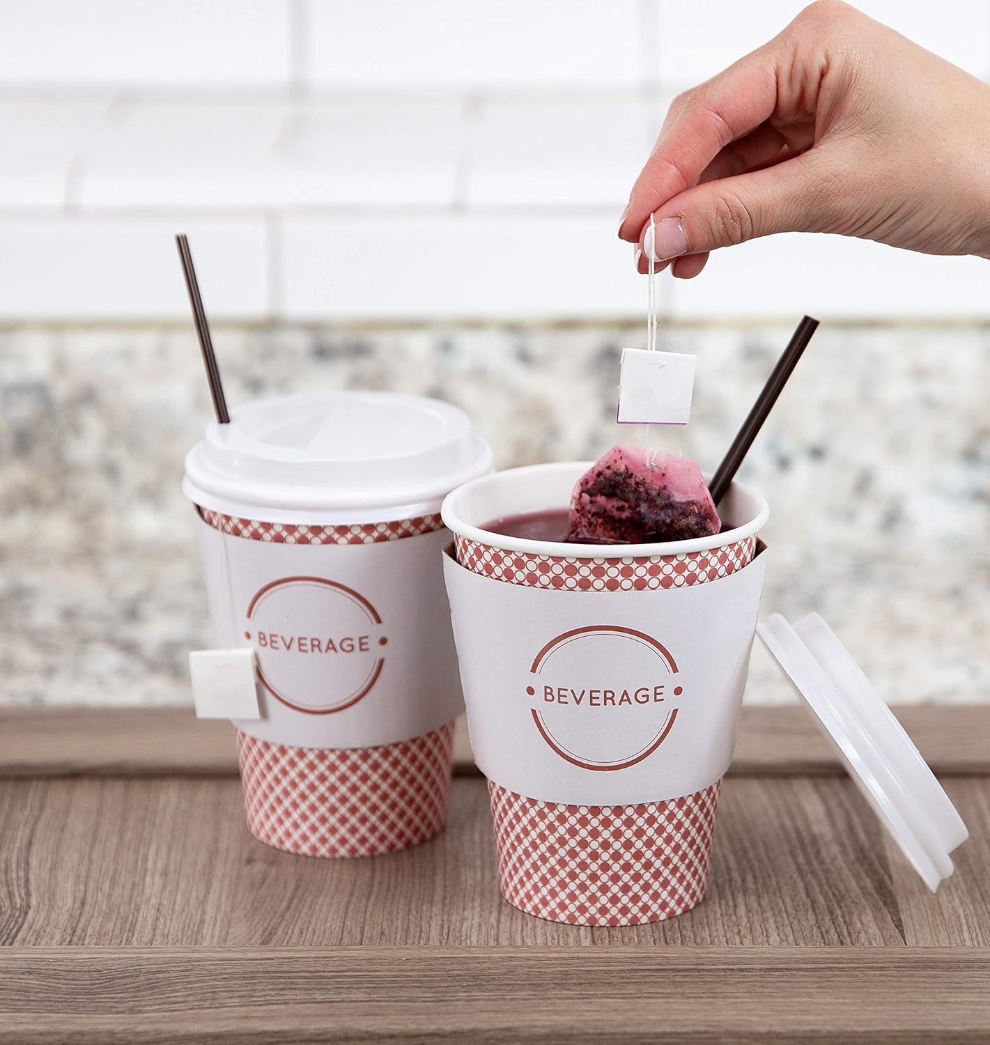 Sweetzer & Orange 12 Oz. Disposable Paper Coffee Cups with Lids (Set of 50) Includes Stir Sticks and Sleeves - Great Checkered Design for Tea, Hot Chocolate, Mochas and Lattes, Too (Red): Kitchen & Dining