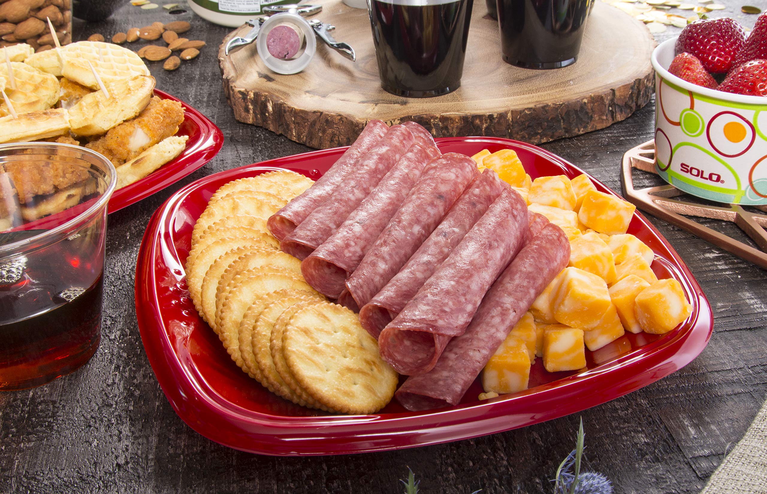 SOLO Cup Company Plastic Plates, Red Party 10in 30 CT Plates, (Pack of 4, 120 Count Total)