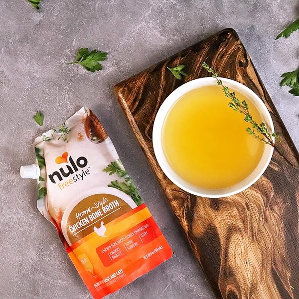 NULO FREESTYLE BONE BROTH, PREMIUM FOOD TOPPER FOR CATS AND DOGS, WITH COLLAGEN AND CHONDROITIN SULFATE TO HELP BOOST THE QUALITY OF YOUR PET’S COAT AND SKIN, 20 FL OZ POUCH