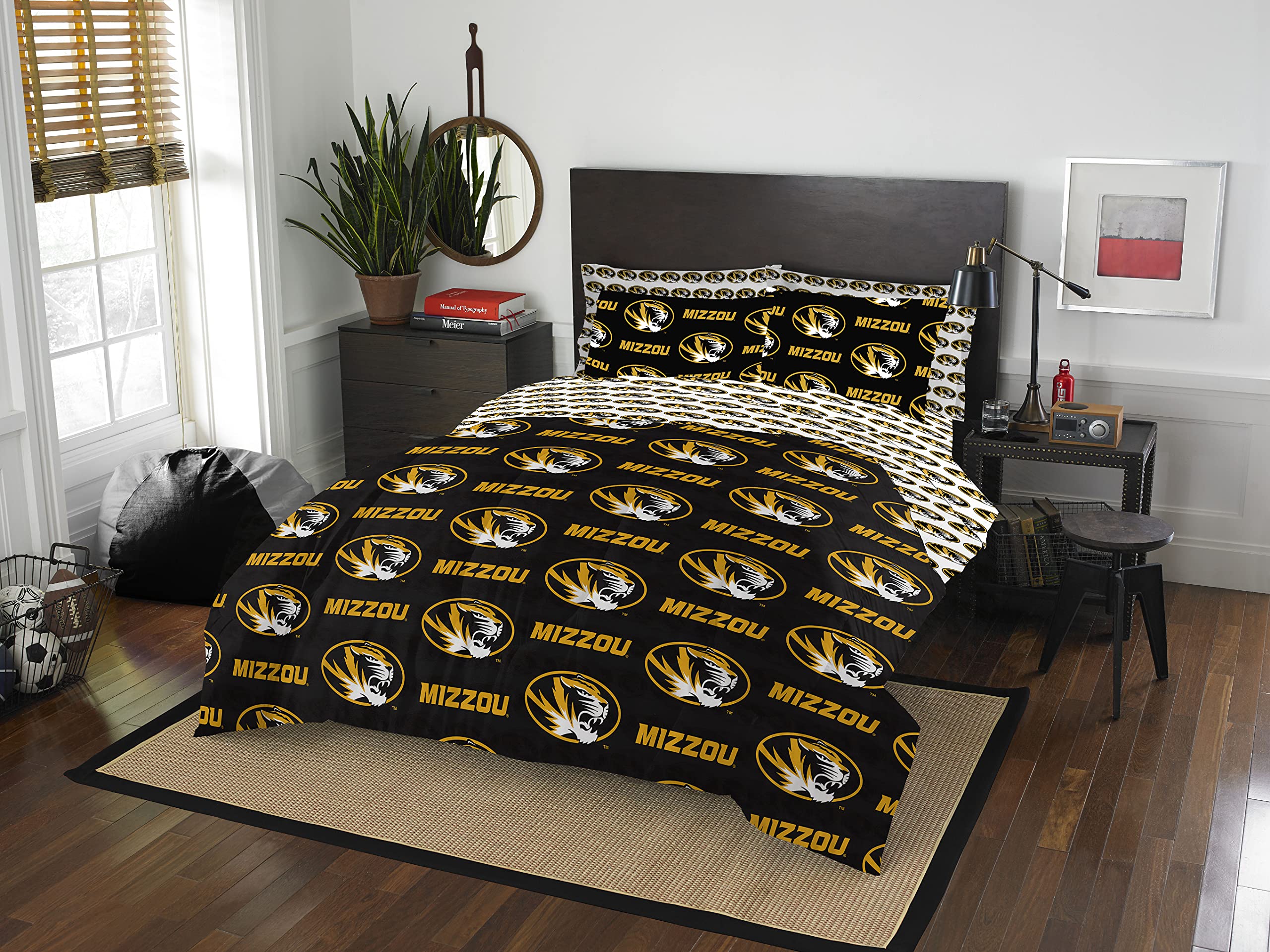 Northwest NCAA Missouri Tigers Unisex-Adult Bed in a Bag Set, Full, Rotary Image