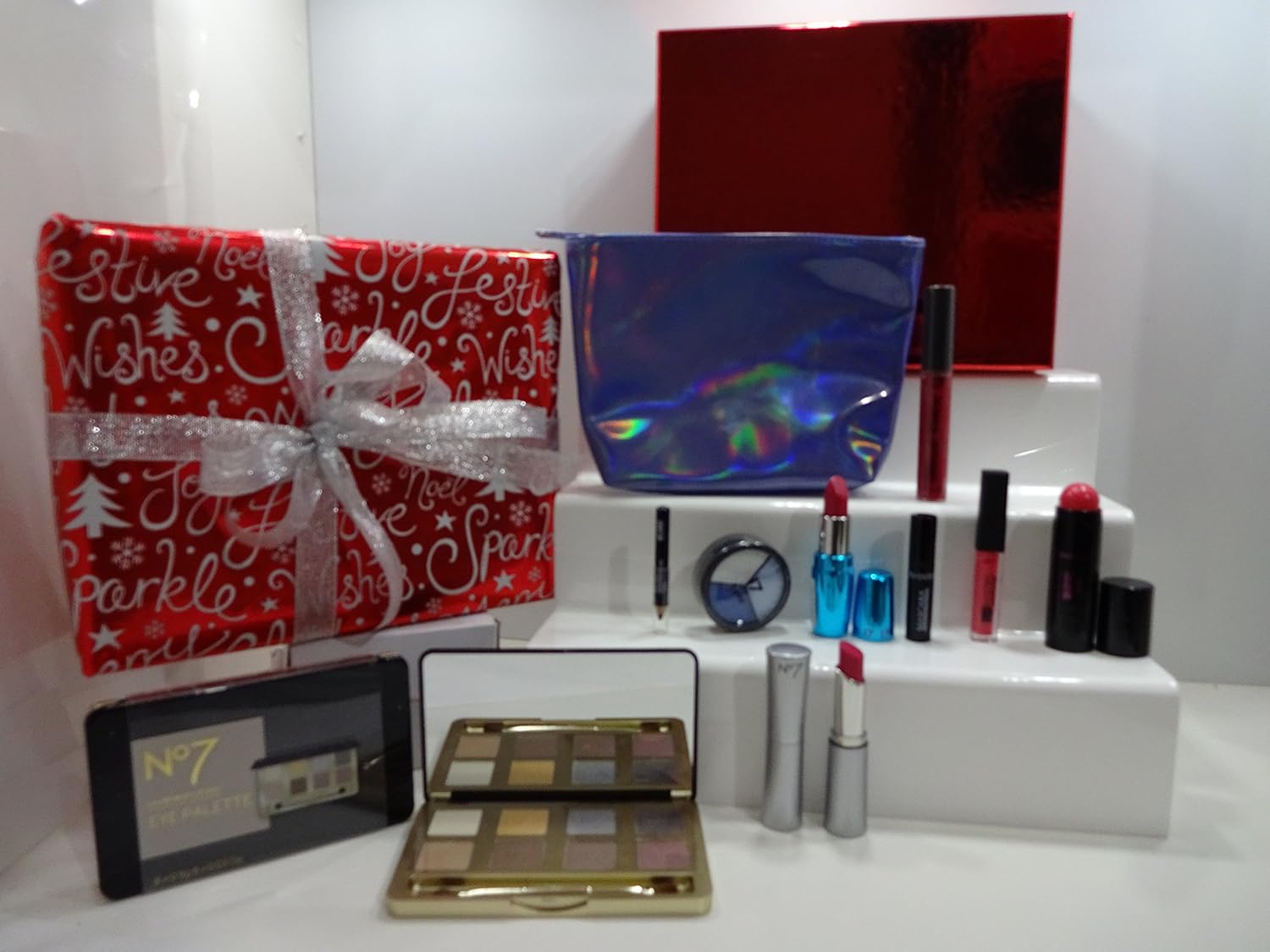 No7 & Seventeen Must Have Luxury 10pc Beauty Gift Box Free