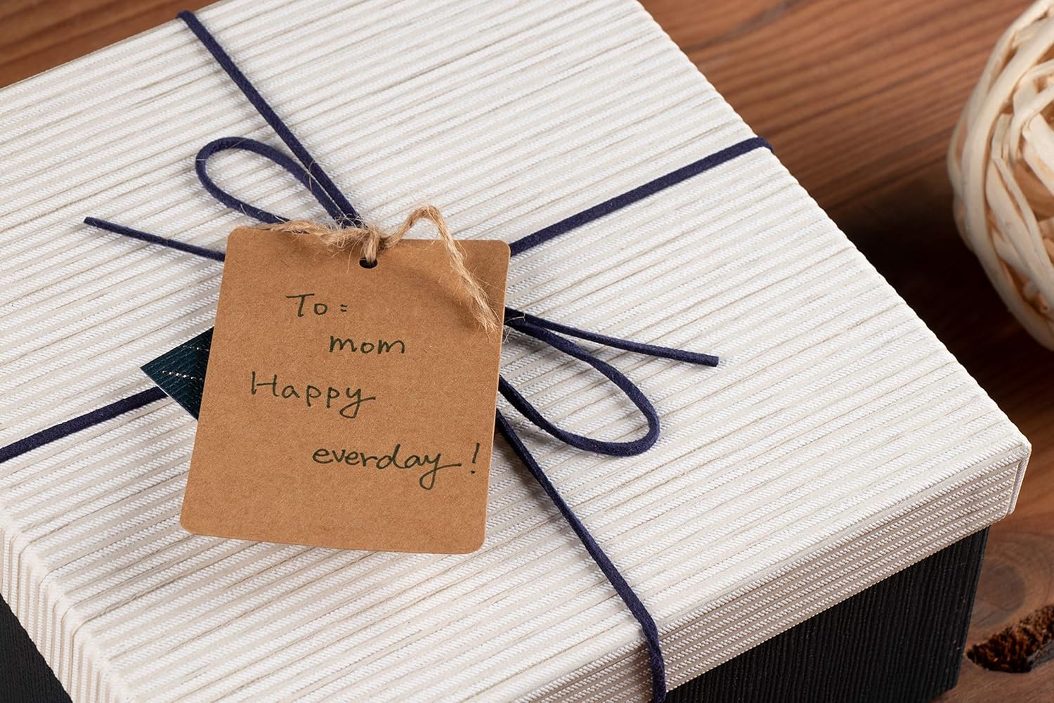 Gift Tags - 200-Pack Kraft Paper Tags, Merchandise Tags, Writable Tags, Craft Hang Labels, Name Price Size Labels, for Wedding, Birthday, Holiday, Party Favor, Kraft Brown, 2.375 x 3.5 inches: Health & Personal Care