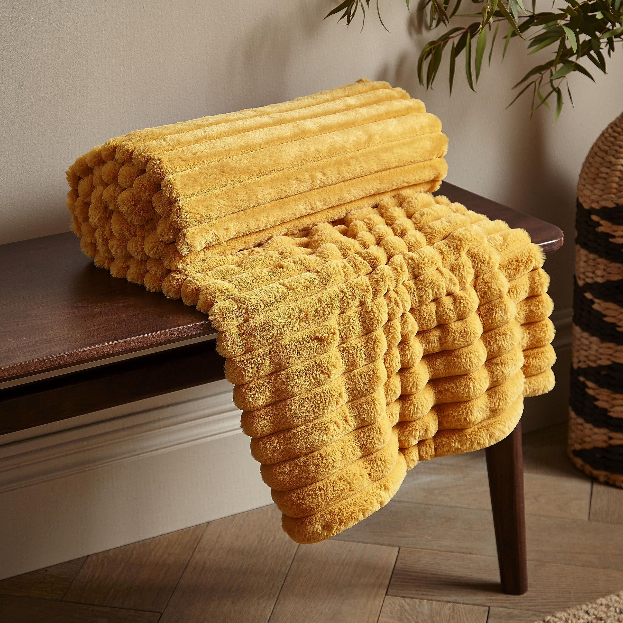 Catherine Lansfield Cosy Ribbed Faux Fur 130x170cm Blanket Throw Mustard — image 1