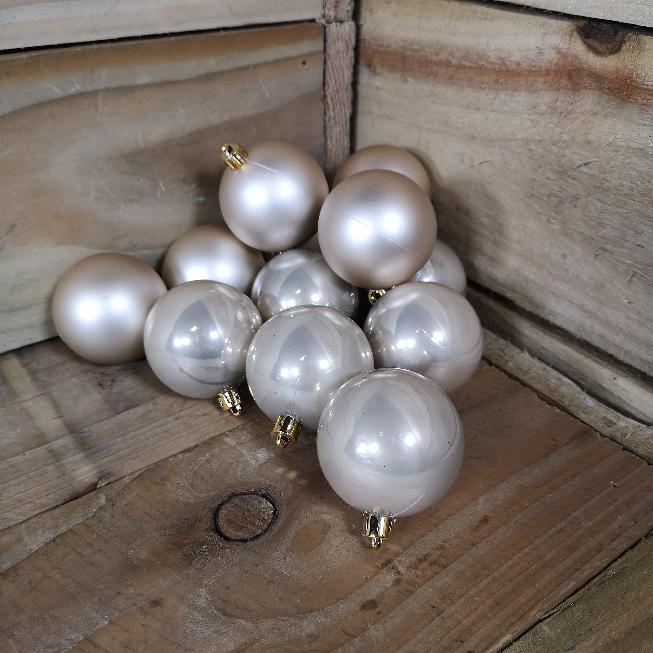 Shatterproof Balls 6 cm gold
