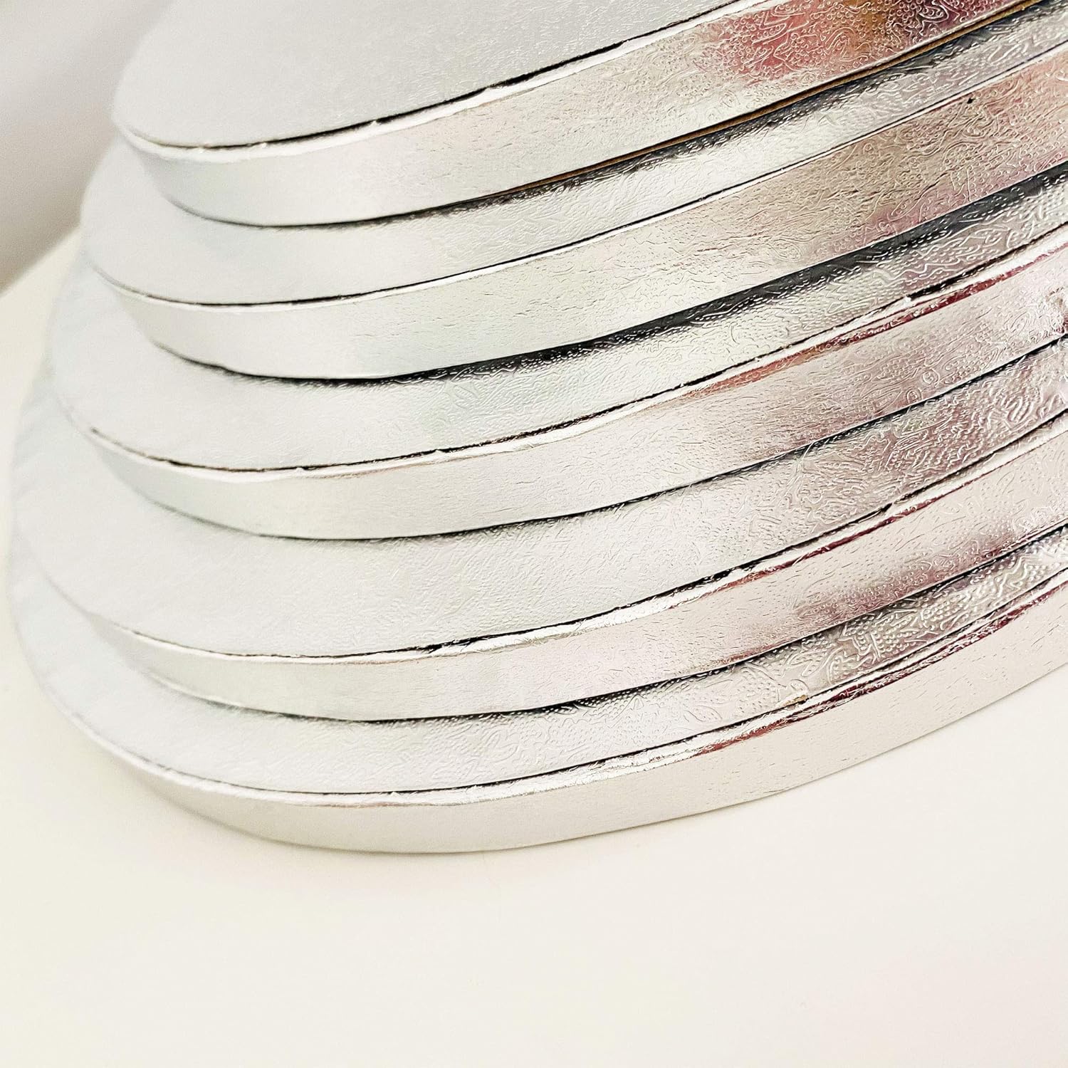 Culpitt CSR8AMZ5 8" Round Cake Cards, Silver Cake Boards, 1.8mm Thick