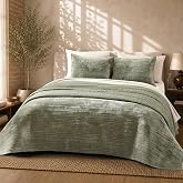 BLOOMHAVEN Green Velvet Quilt King Size - Reversible King Quilt Bedding Set | Striped Channel Quilt Luxury Soft Velvet Comforter Reversible Bedspread Coverlet with Shams for All Seasons