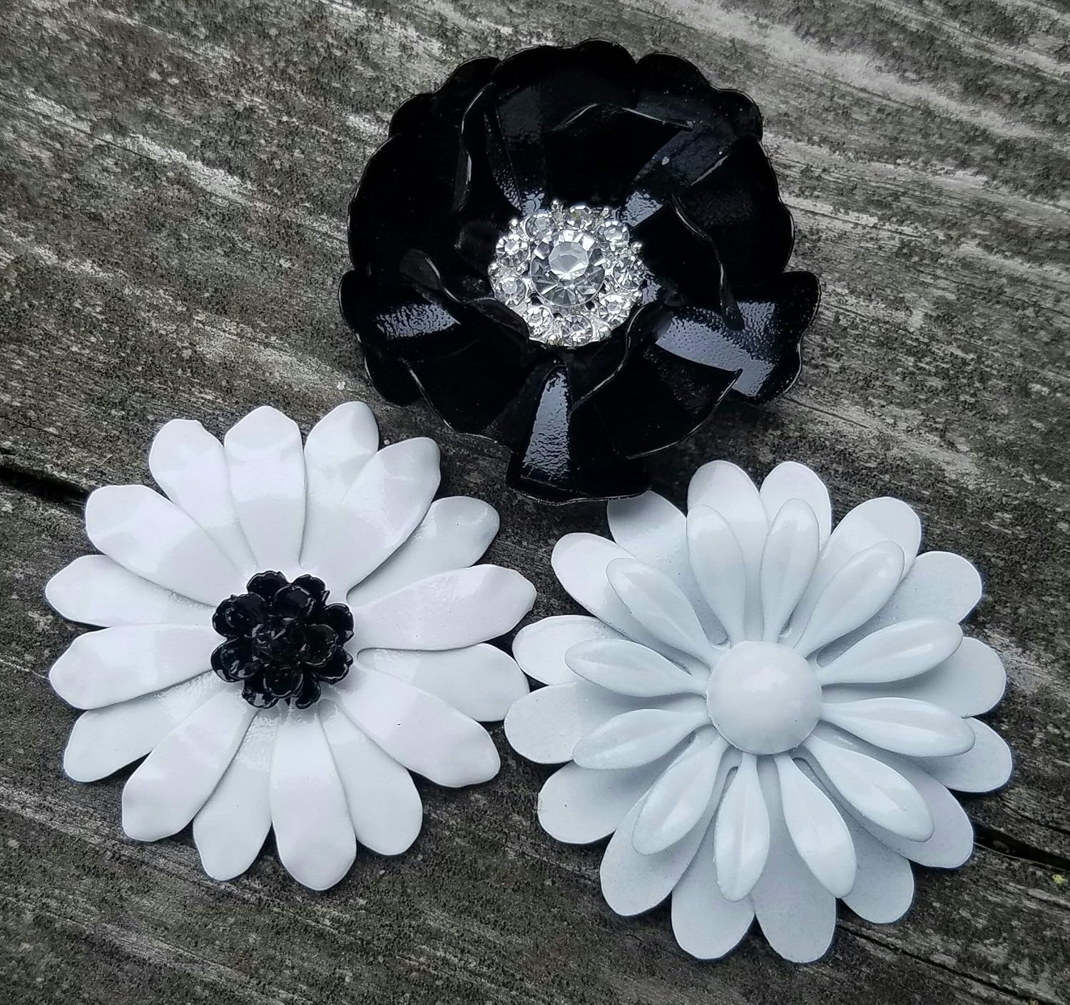 Black and White Enamel Metal Flower Refrigerator Magnets