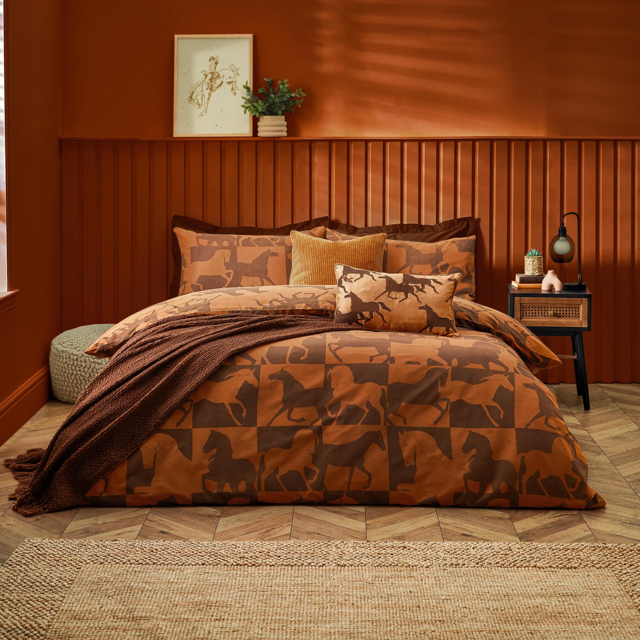 furn. Herve Reversible Duvet Cover Set – Wild Horses Statement Bedding (Tan – King U.K. Standard)
