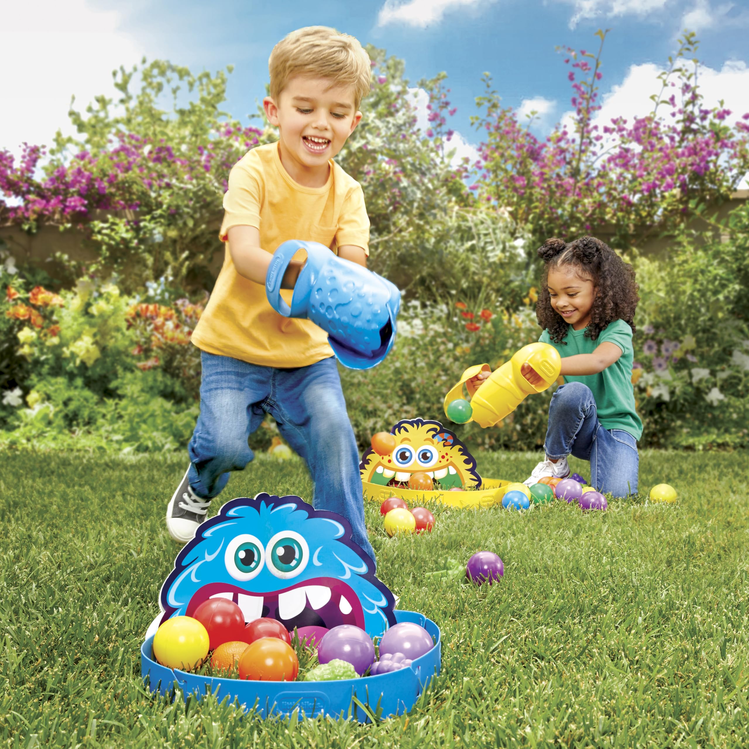 Little Tikes Feeding Frenzy - Indoor/Outdoor Gaming Experience - 30+ Accessories - Ages 3+ - Easy to Learn - Fast Paced