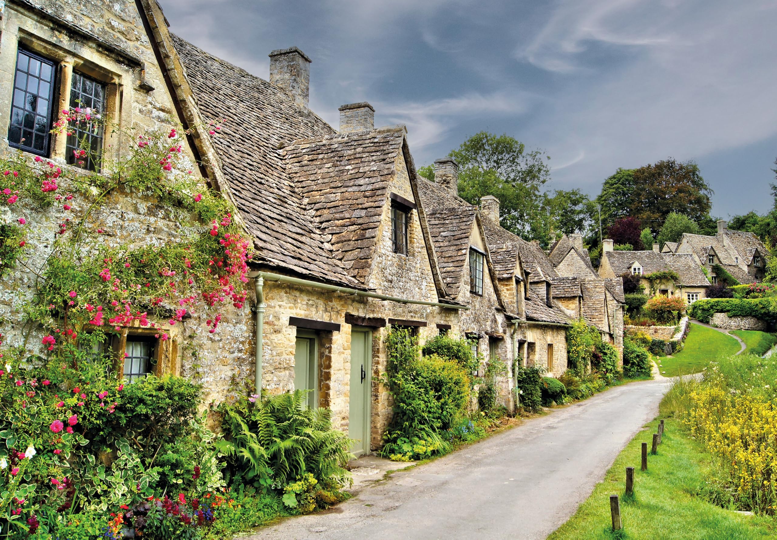 Arlington Row in the Cotswolds 1000 Piece Jigsaw Puzzle; British Landmarks; Eco-Friendly, Gift for Adults & Families