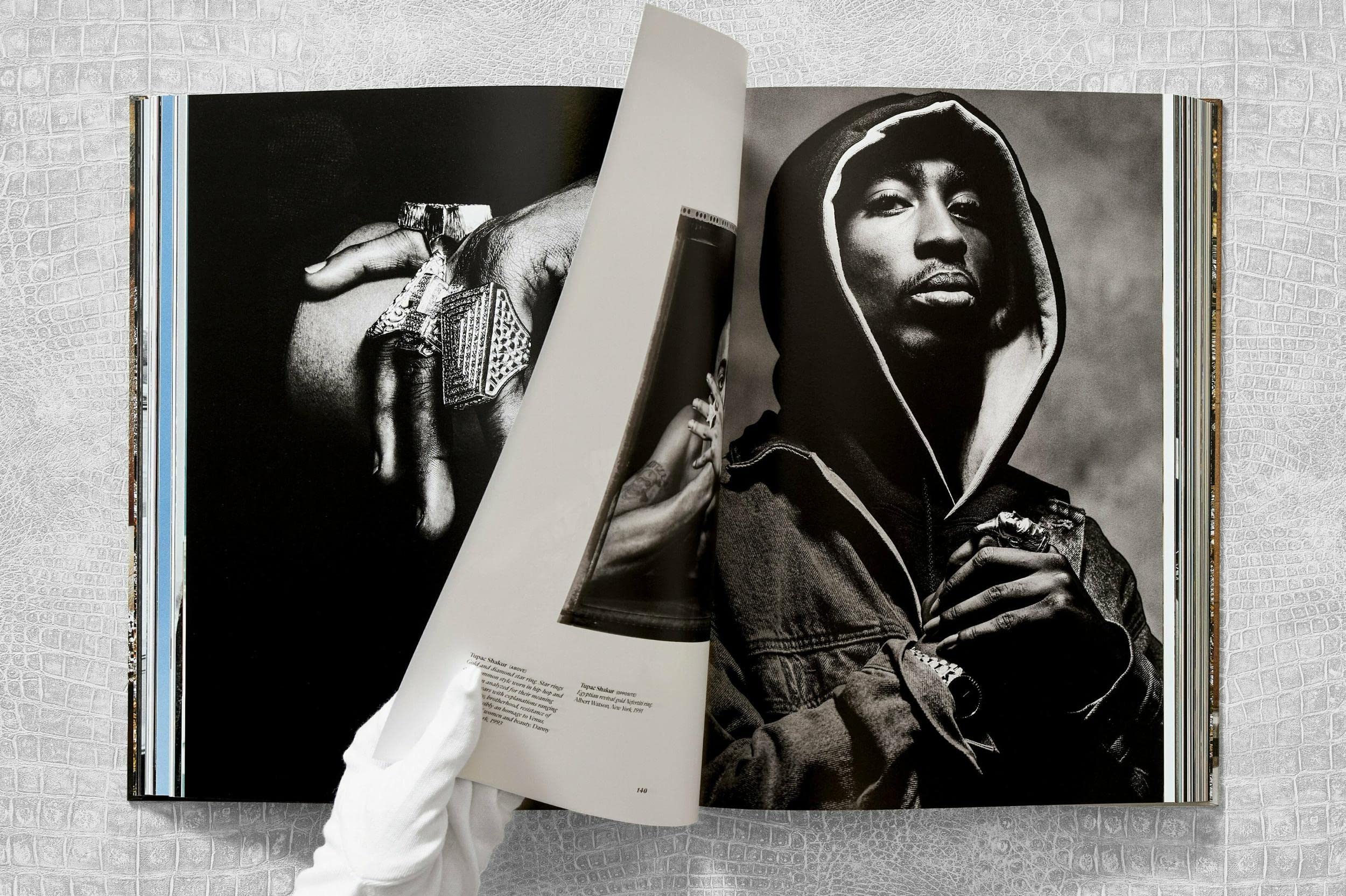 Ice Cold. A Hip-Hop Jewelry History (Multilingual Edition)