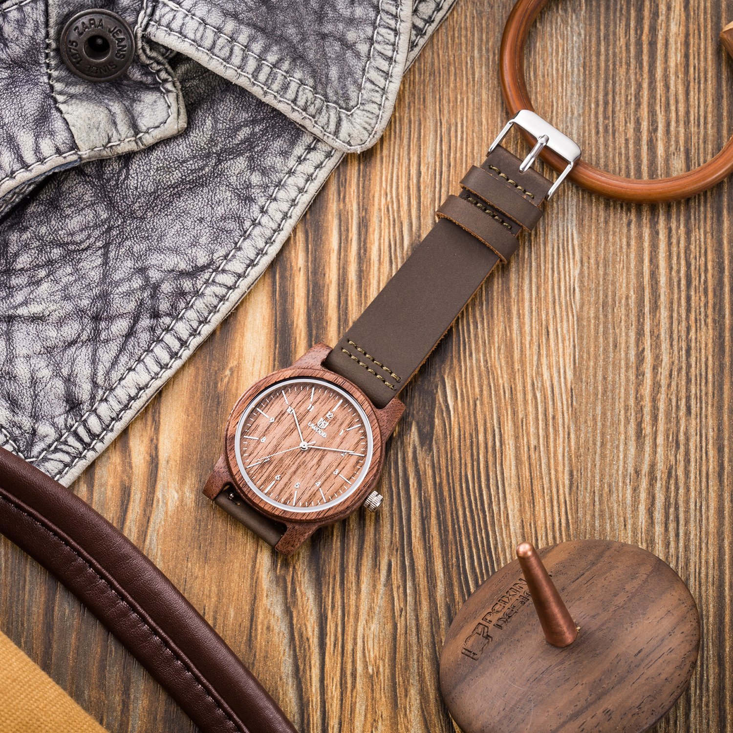 UWOOD Montre en bois en bambou pour homme avec bracelet en cuir de vachette brun Montre en quartz japonais Montres décontractées en bois(Bois de noyer)