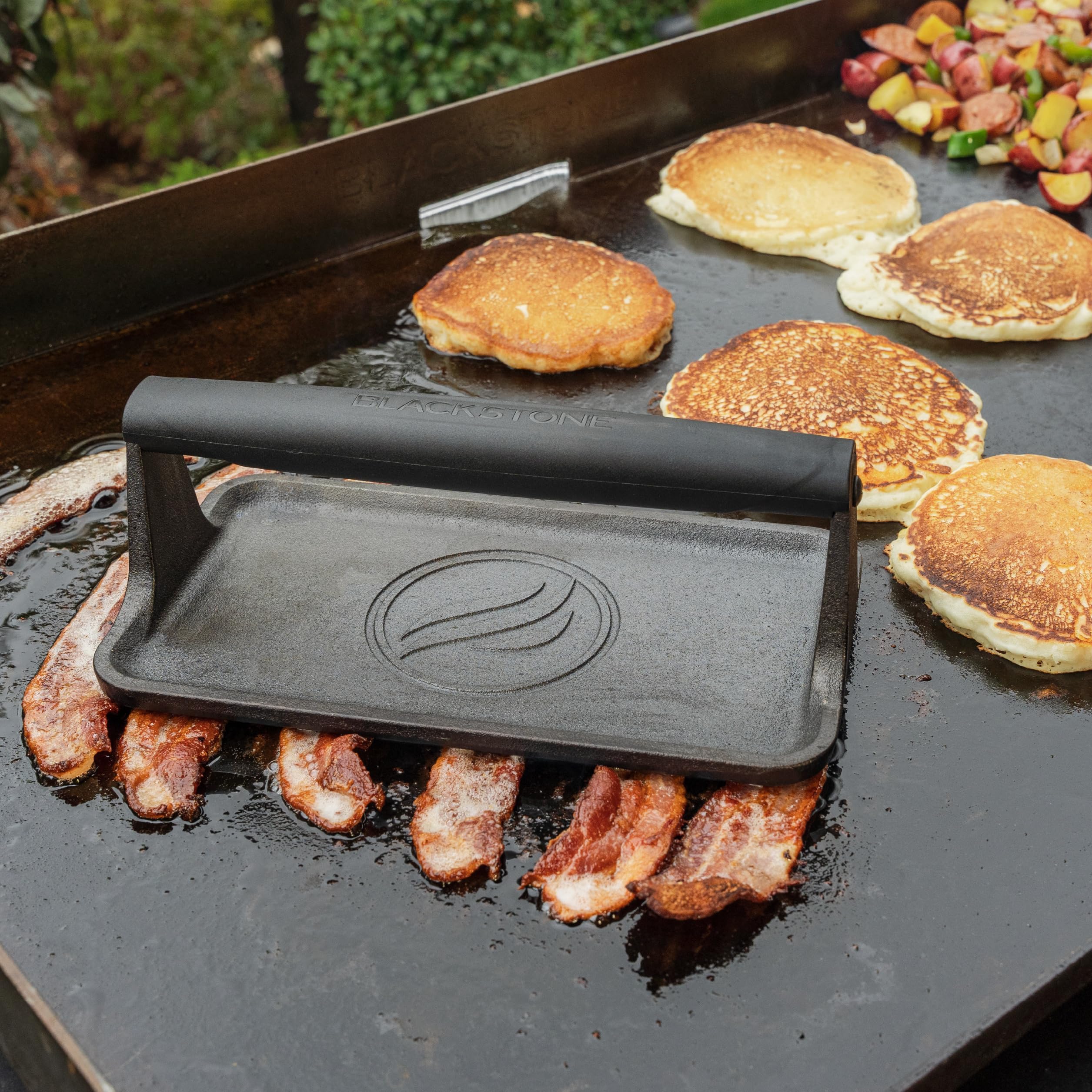 Blackstone 5553 Pre-Seasoned Cast Iron Griddle Press Medium Heavy Duty-Meat, Burger, Bacon, Steak, Panini, Sandwich, Sausage Heat Resistant Rubber Handle-10” x 5.5” (Rectangle), Black