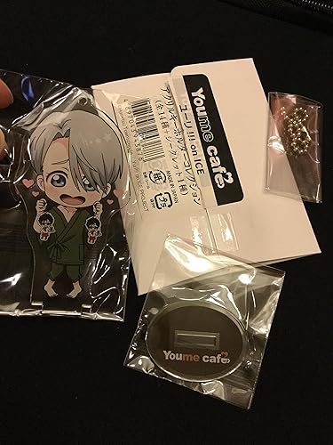 Amazon ユーリ On Ice スイーツパラダイス Youme Cafe アクリルキーホルダー ヴィクトル アニメ 萌えグッズ 通販
