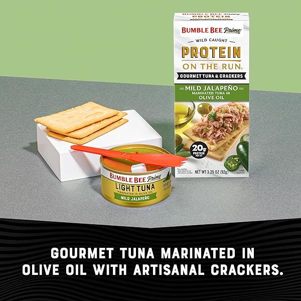 BUMBLE BEE PRIME PROTEIN ON THE RUN TUNA SNACK KIT – GOURMET TUNA MARINATED IN OLIVE OIL & MILD JALAPENO WITH CRACKERS AND SERVING UTENSIL – 20G OF PROTEIN PER SERVING