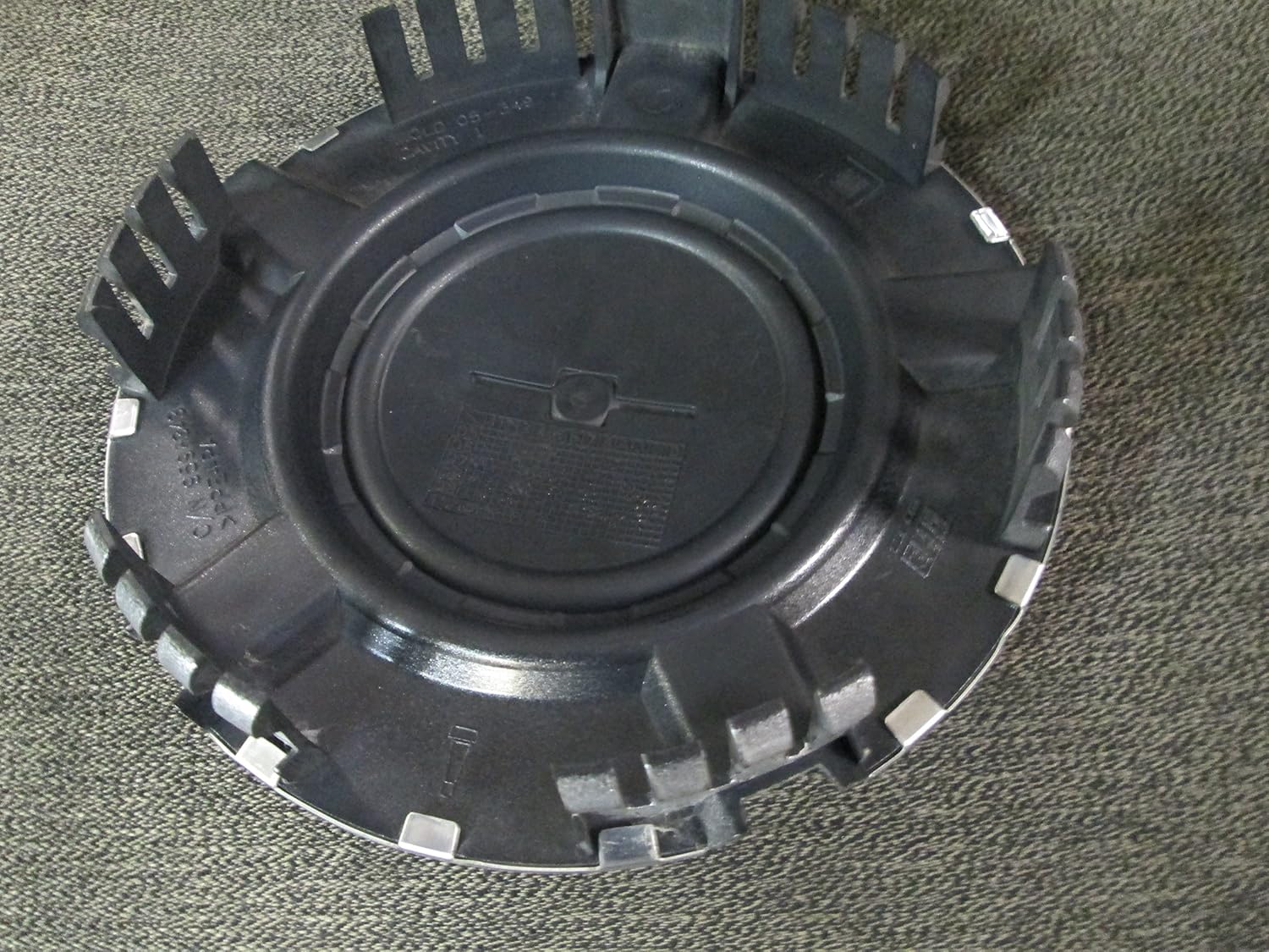 18 Inch OEM Chevy 6 Lug Machined aluminum Center Cap Hubcap Wheel Cover 2007-2014 # 9596343 or 9597991 5291 Silverado Suburban Tahoe Avalanche 1500 Pickup Truck Suv: Automotive