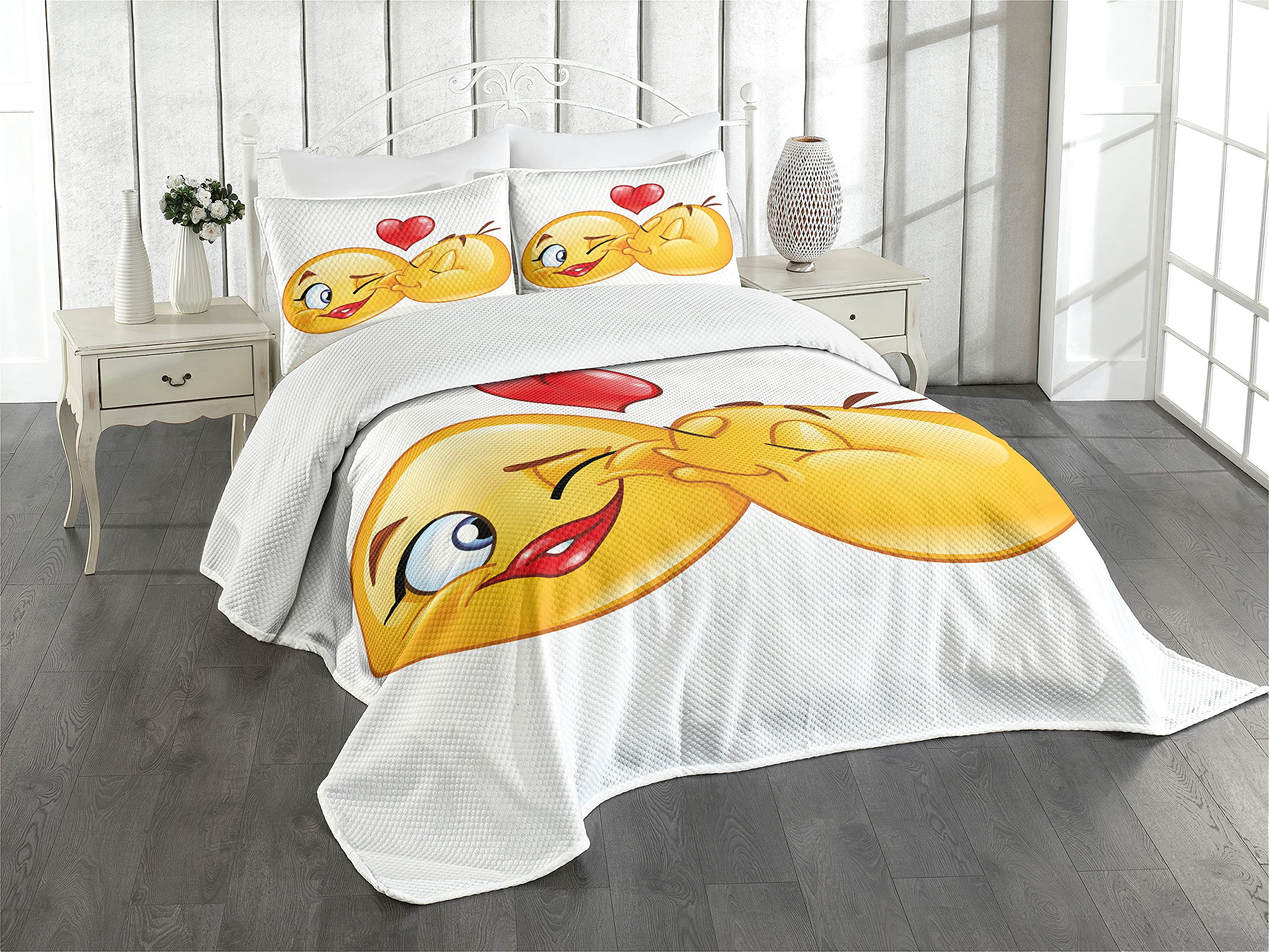 ABAKUHAUS Emoticon Bedspread Set, Romantic Flirty Love Mood, Decorative Quilted 2 Piece Coverlet Set with Pillow Sham, Red White