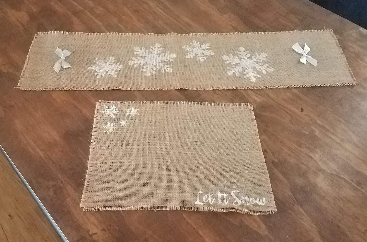 Amazon Com Rustic Burlap Snowflake Placemats And Table Runner Set