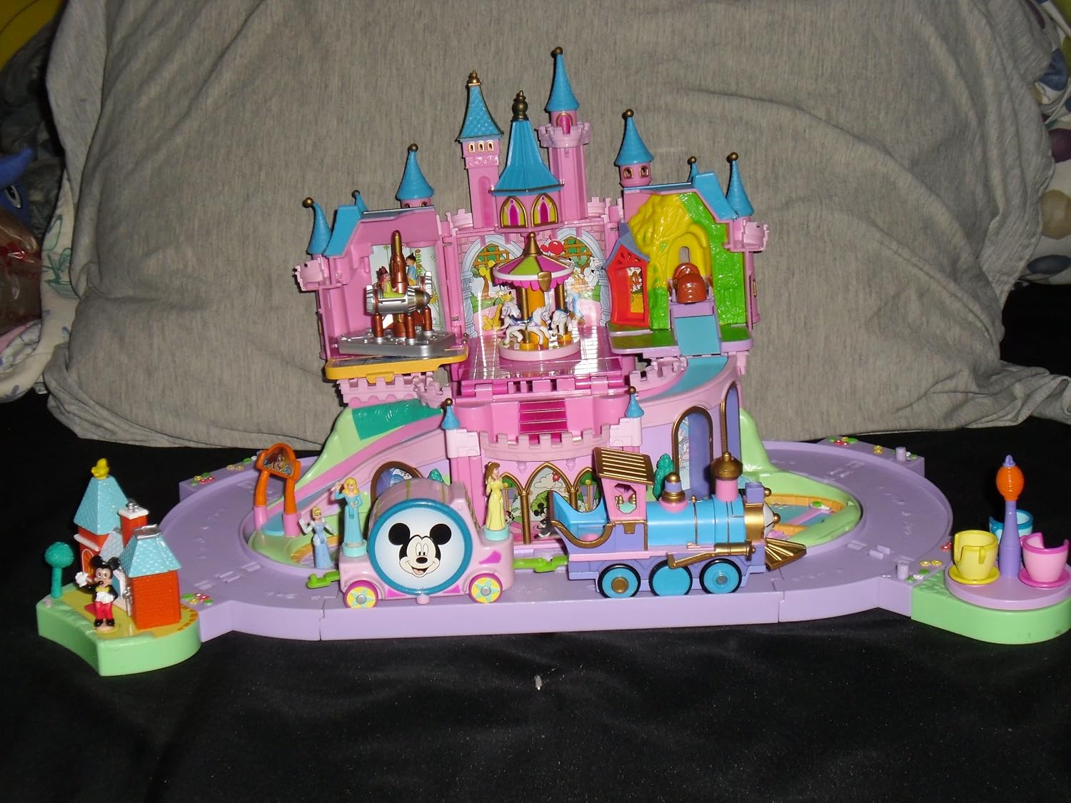disney magic kingdom castle playset