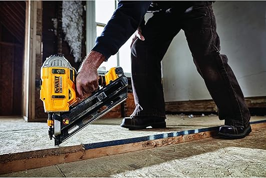 DEWALT DCN692M1 Framing Nailers product image 3