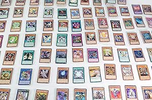 Amazon Com Lote De 200 Cartas Yugioh Impecables Incluye Todos Los Sets Juguetes Y Juegos