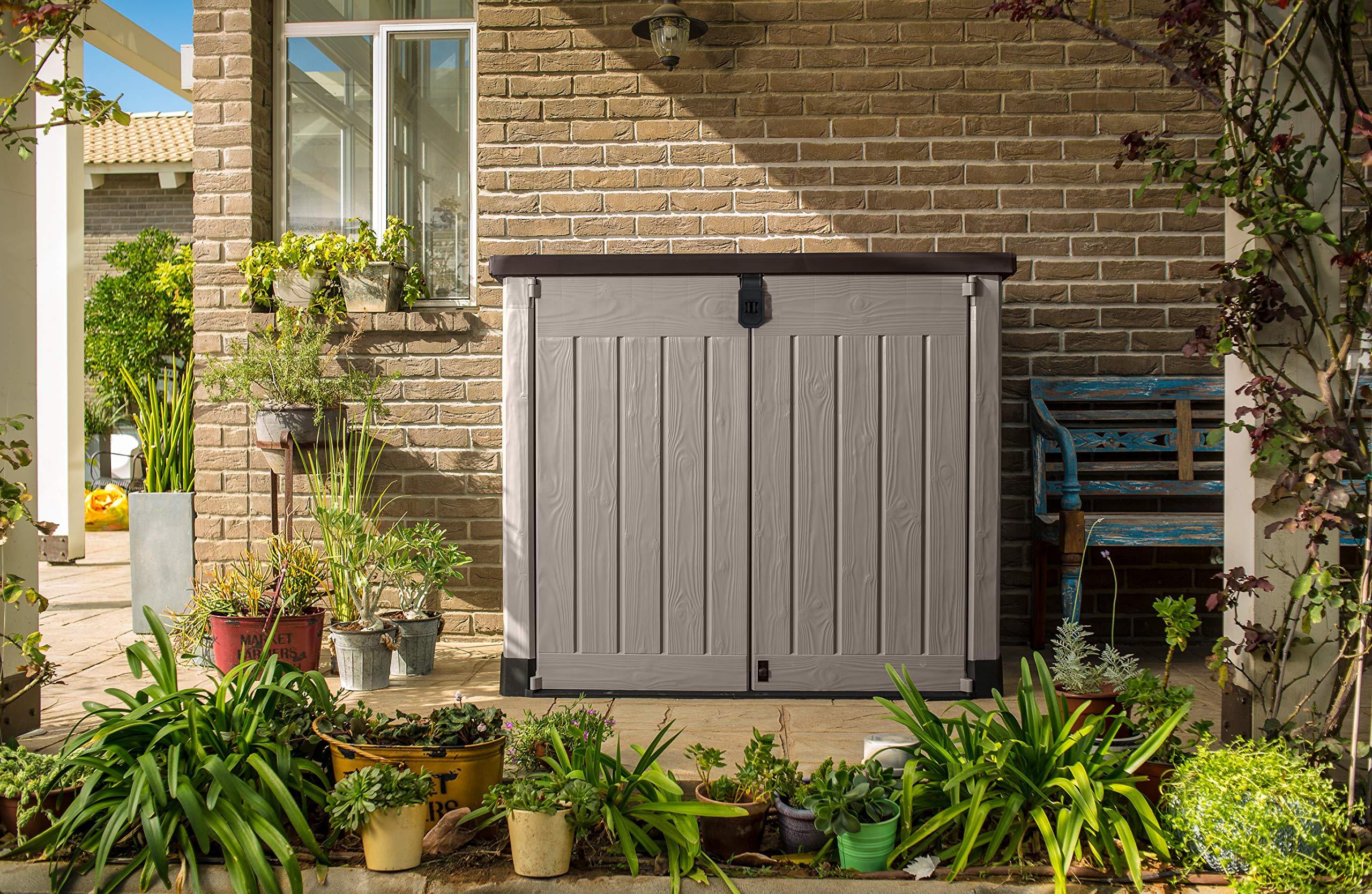 Keter Store it Out Pro Mülltonnenbox mit Gasdruckfeder, wetterfest, abschließbar, beige, 1.200 L, 145,5 x 82 x 123cm, passend für 2x240l Abfalltonnen 3