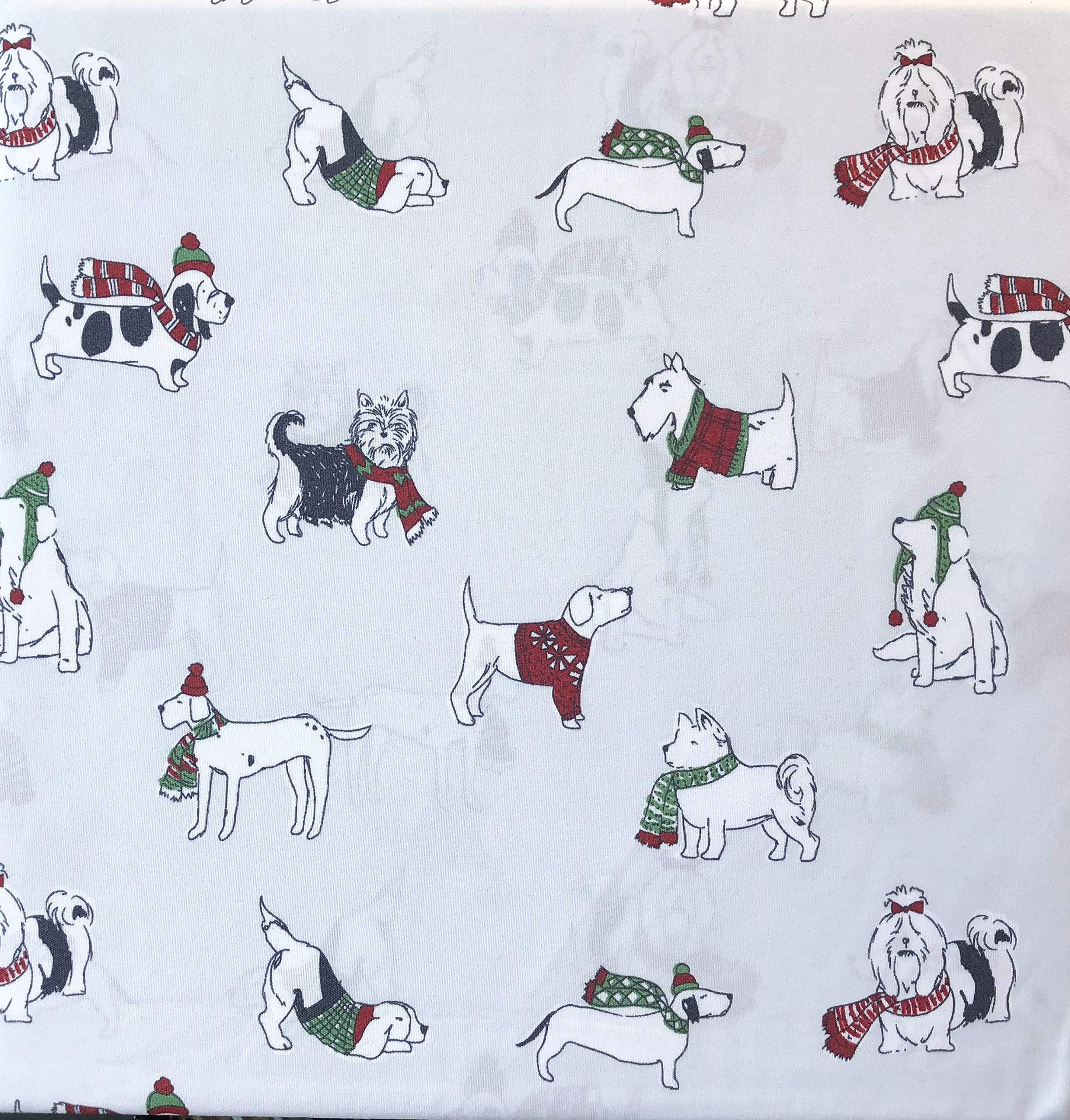 Cynthia Rowley 4 Piece Queen Size Bed Sheet Set Extra Deep Pockets Dogs in Scarves and Hats Red Green Black White on Light Gray