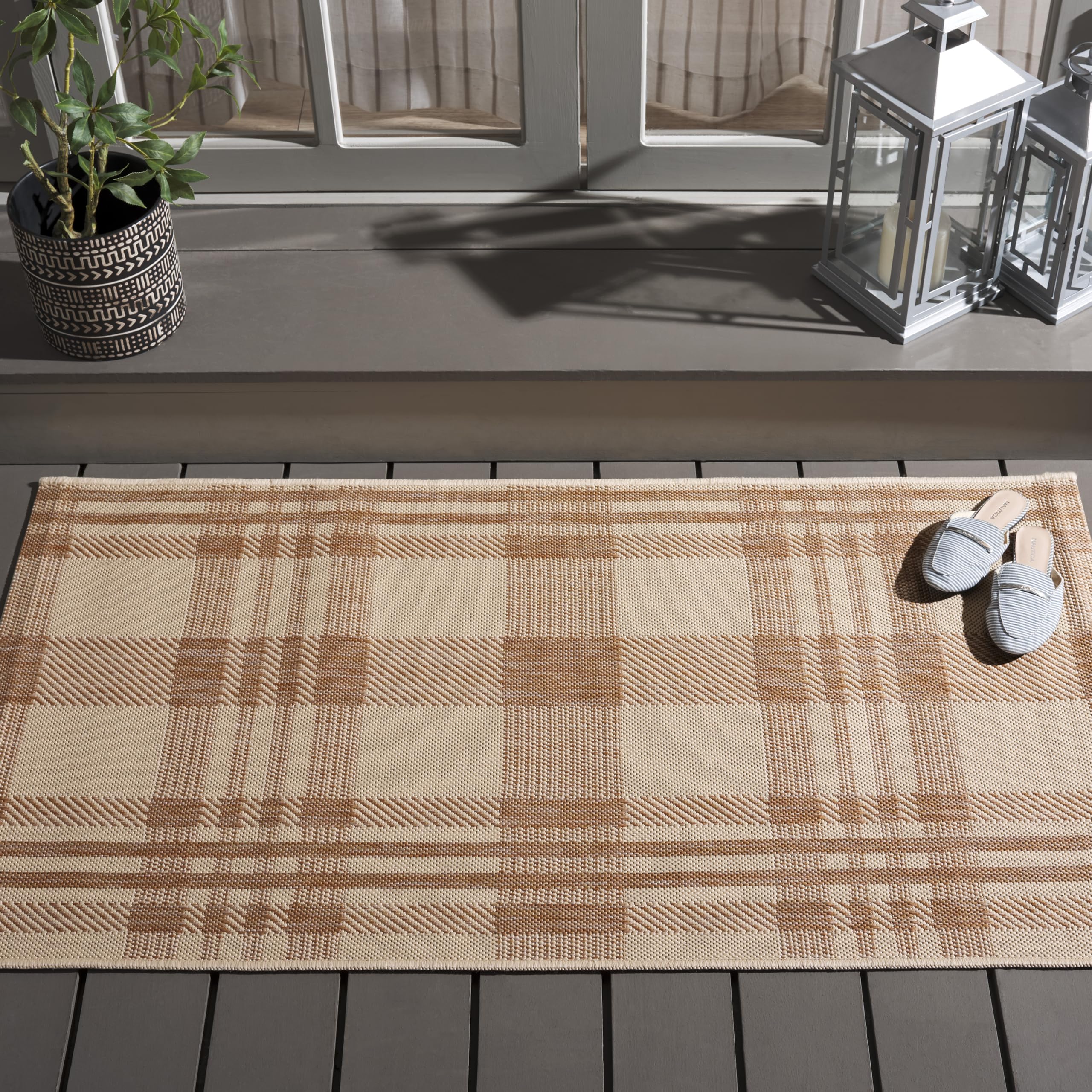SAFAVIEH Washable Rug Outdoor Courtyard Collection - 4' x 5'7", Natural & Beige, Plaid Pattern, Weather Resistant & Washable Rug, Ideal for Patio, Backyard, Mudroom (CY6201-393) Image
