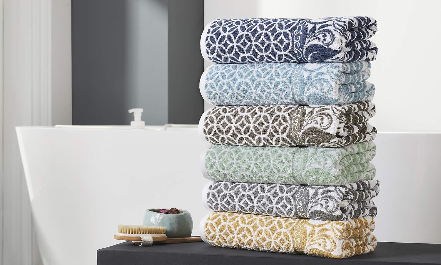 Amrapur Overseas | Trefoil Filigree 6 Piece Reversible Yarn Dyed Jacquard Towel Set (Platinum): Home & Kitchen