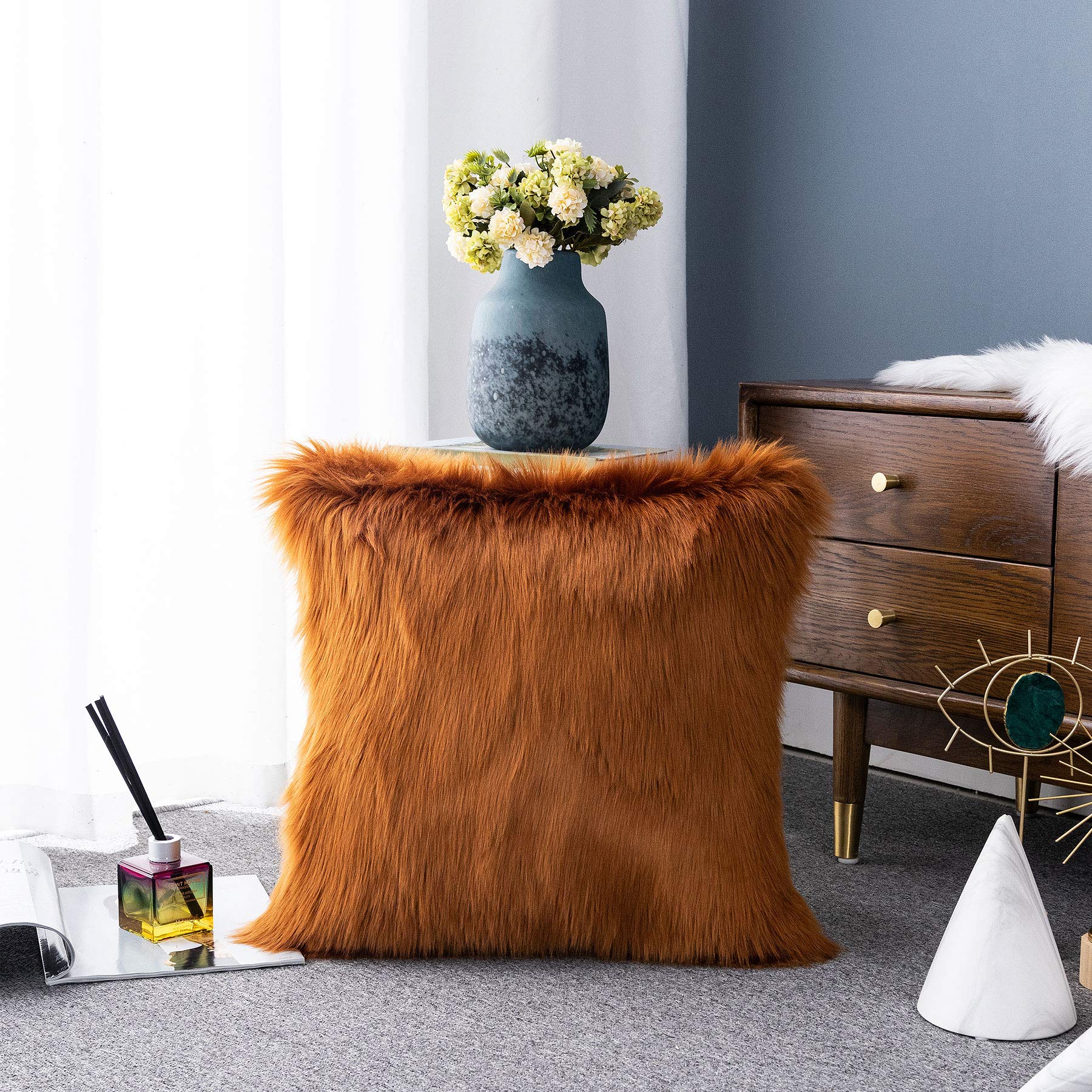 LIGICKY Luxury Series Soft Faux Fur Cushion Cover Decorative Square Plush Pillow Case Throw Pillow Cover for Couch Sofa Bed (Coffee, 18 x 18 Inch)