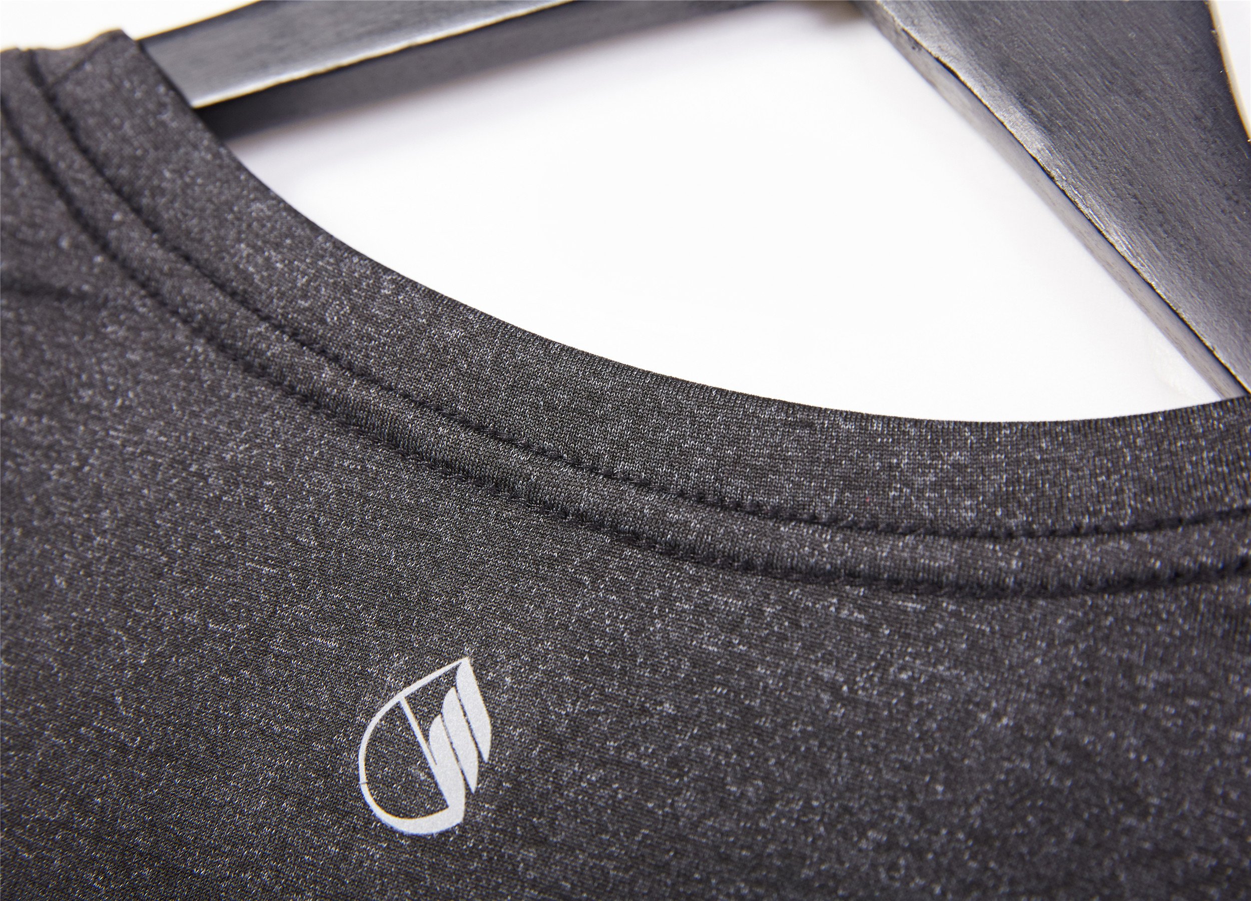 icyzone Women\'s Workout Yoga Long Sleeve T-shirts with Thumb Holes (Black Heather, M)